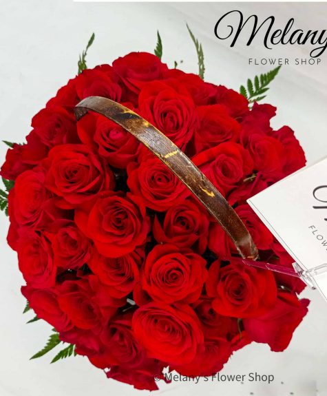 Melody - canasta de rosas rojas