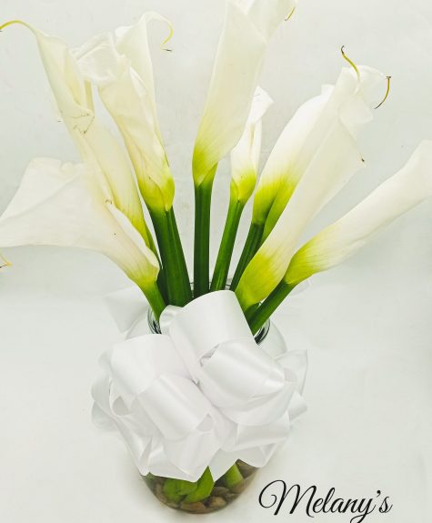 enchanted 2 arreglo floral con cartuchos blancos
