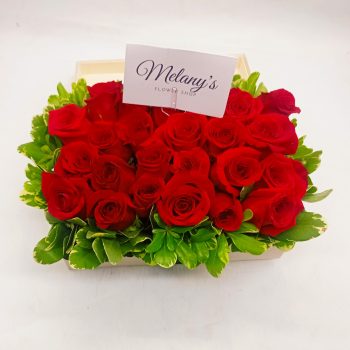 arreglo con rosas rojas en el salvador